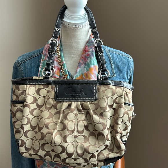 Coach - Picture 1 of 6